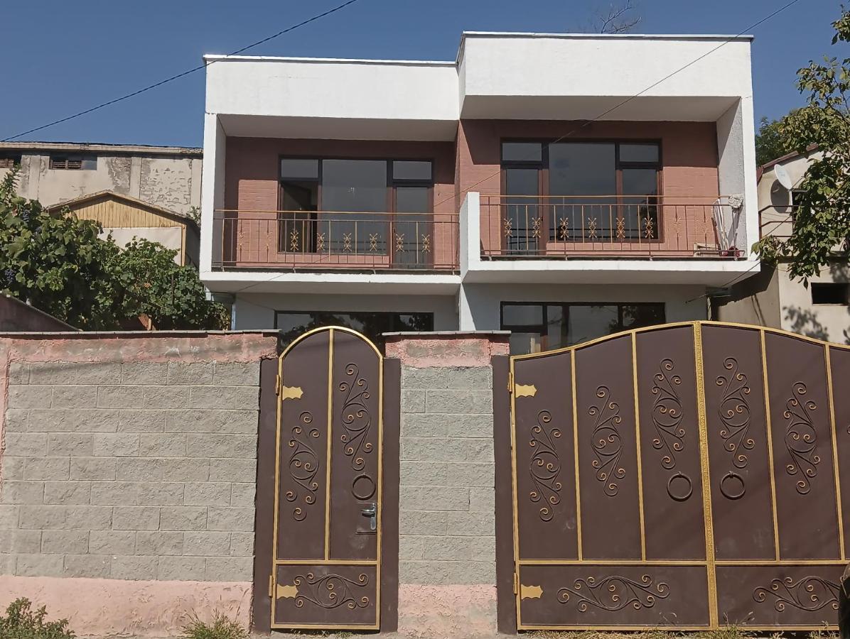 Mary'S Cozy & Lovely Studio On Very Quiet Khosharauli Street Tiflis Exterior foto